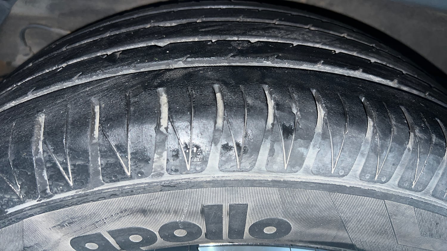 Used 2022 Kia Sonet HTX 1.5 AT Diesel Automatic tyres RIGHT REAR TYRE TREAD VIEW