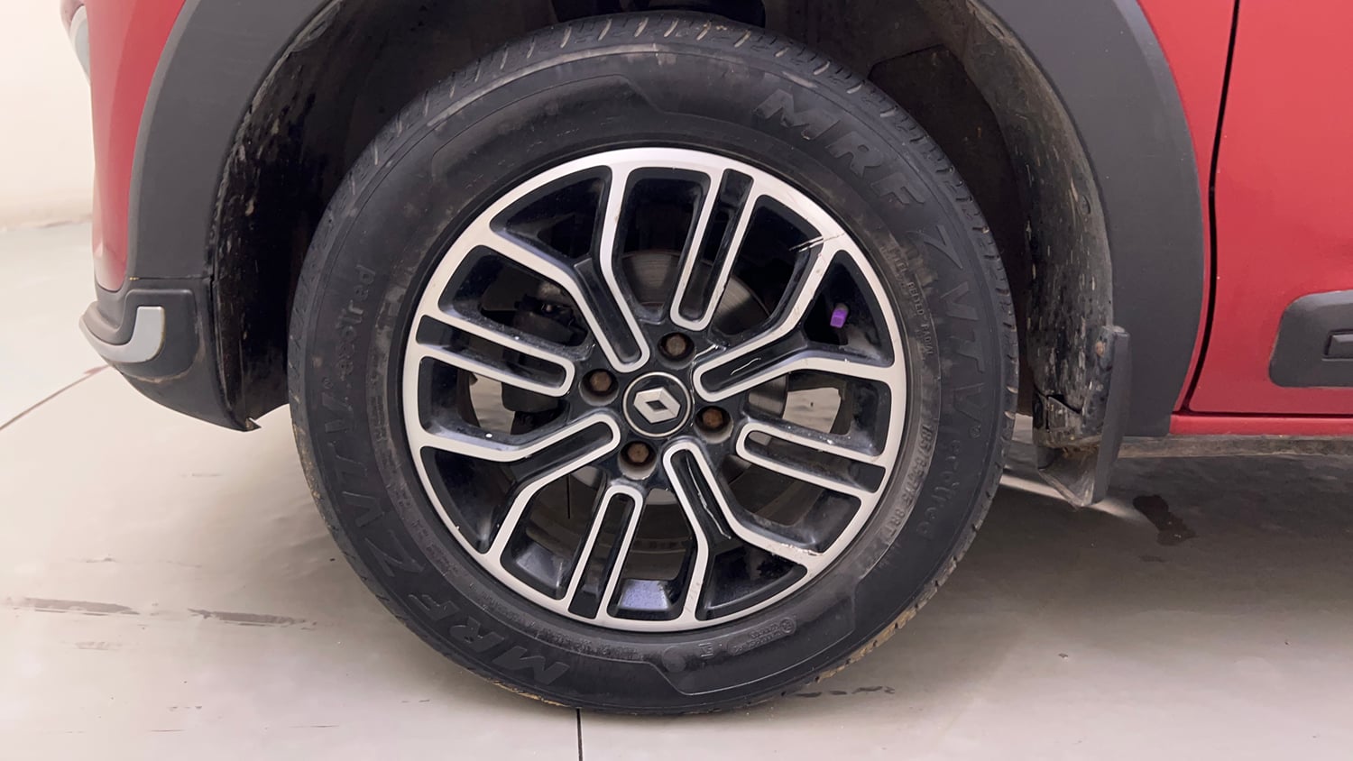 Used 2021 Renault Triber RXZ Petrol Manual tyres LEFT FRONT TYRE RIM VIEW