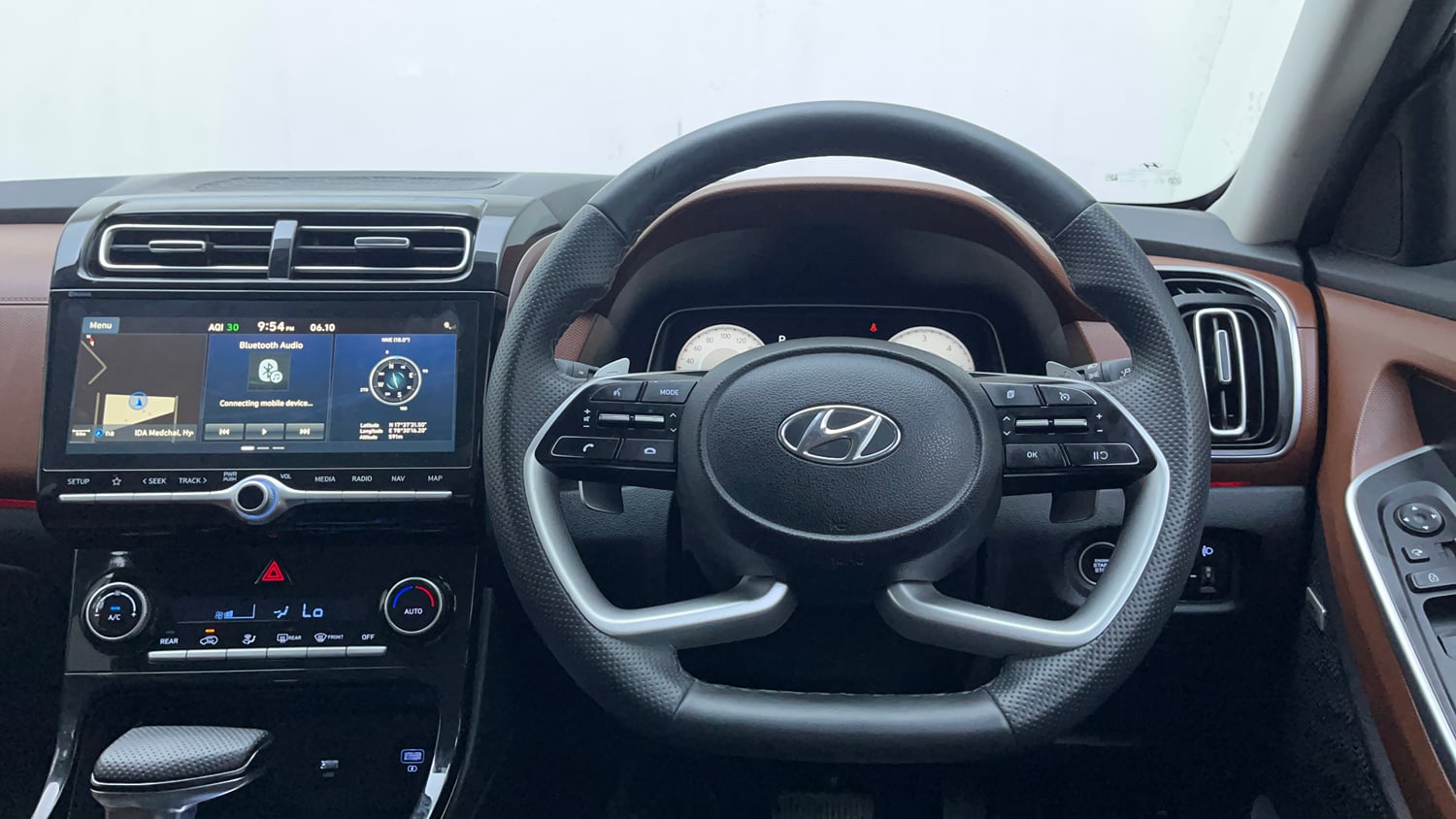 Used 2022 Hyundai Alcazar Platinum (O) 7 Seater 1.5 Diesel AT Diesel Automatic interior STEERING VIEW