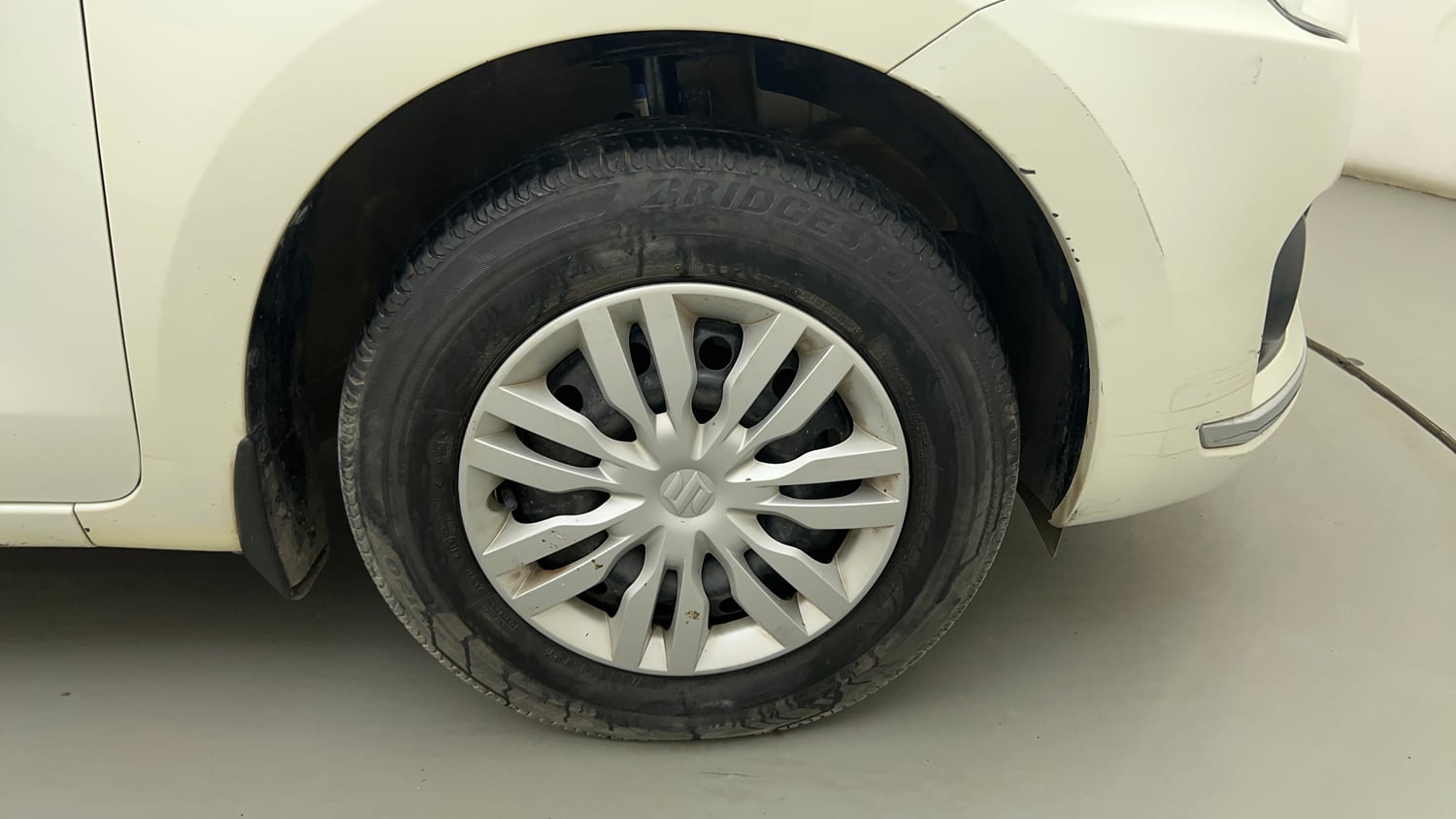 Used 2019 Maruti Suzuki Dzire VXi Petrol Manual tyres RIGHT FRONT TYRE RIM VIEW