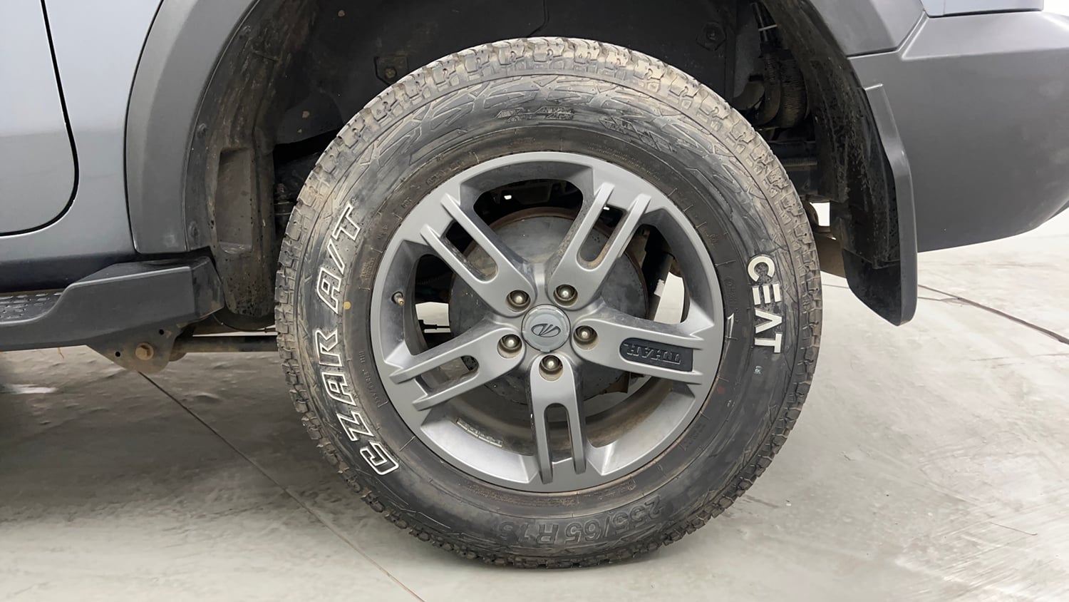 Used 2022 mahindra Thar LX Hard Top Petrol MT 4WD Petrol Manual tyres LEFT REAR TYRE RIM VIEW