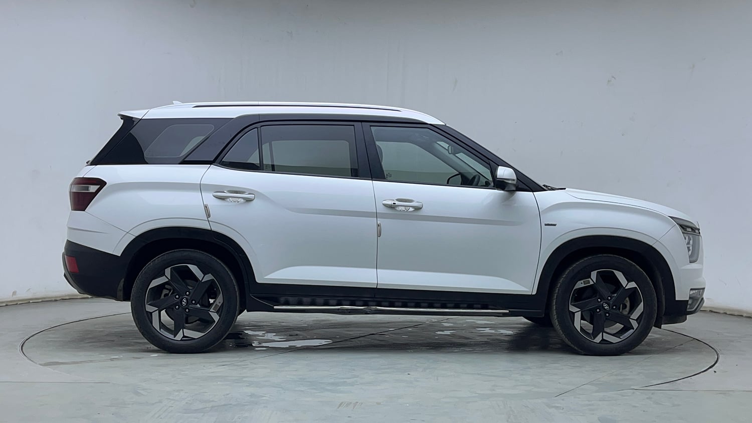Used 2022 Hyundai Alcazar Platinum (O) 7 Seater 1.5 Diesel AT Diesel Automatic exterior RIGHT SIDE VIEW