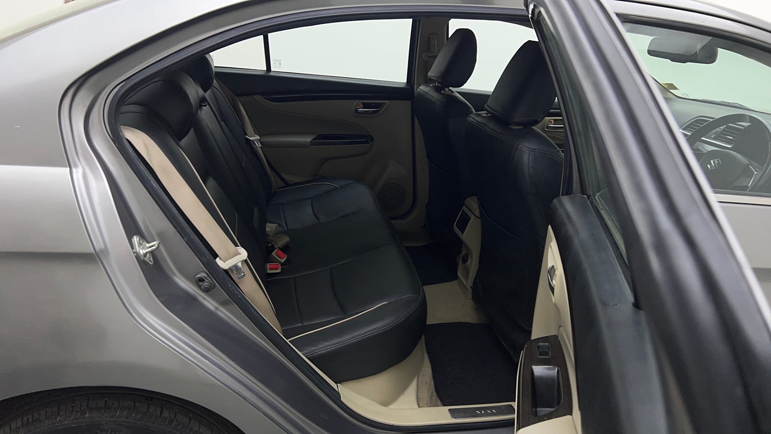 Used 2017 Maruti Suzuki Ciaz Alpha 1.4 MT Petrol Manual interior RIGHT SIDE REAR DOOR CABIN VIEW