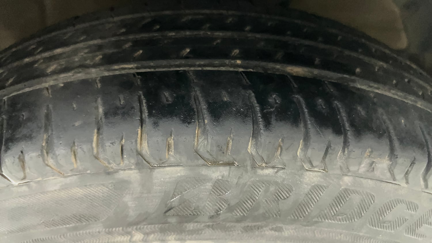 Used 2019 Maruti Suzuki Dzire VXi Petrol Manual tyres RIGHT FRONT TYRE TREAD VIEW