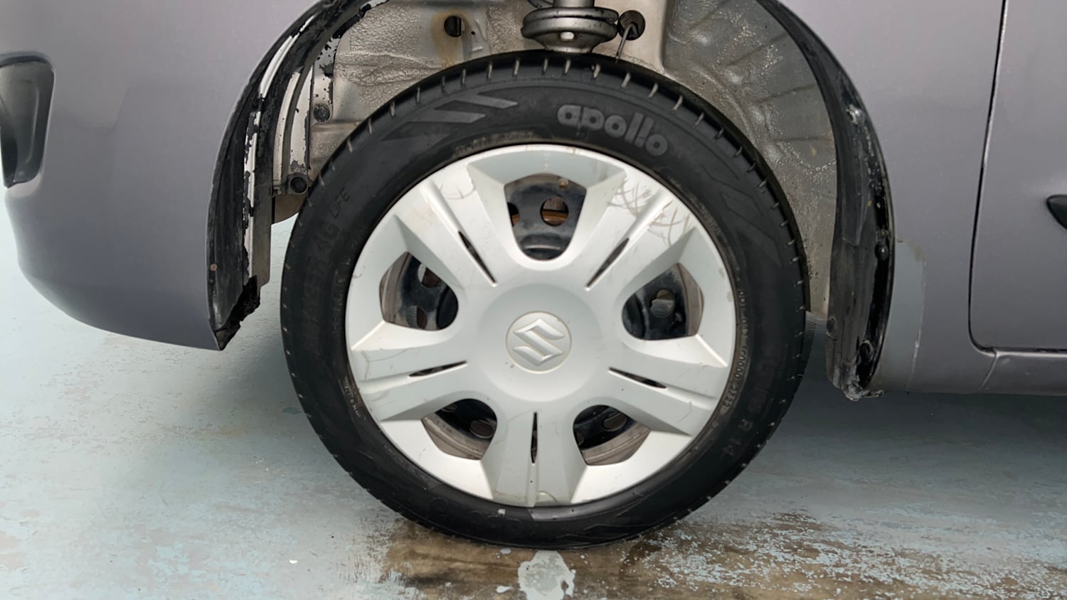 Used 2019 Maruti Suzuki Wagon R 1.0 VXI AMT Petrol Automatic tyres LEFT FRONT TYRE RIM VIEW