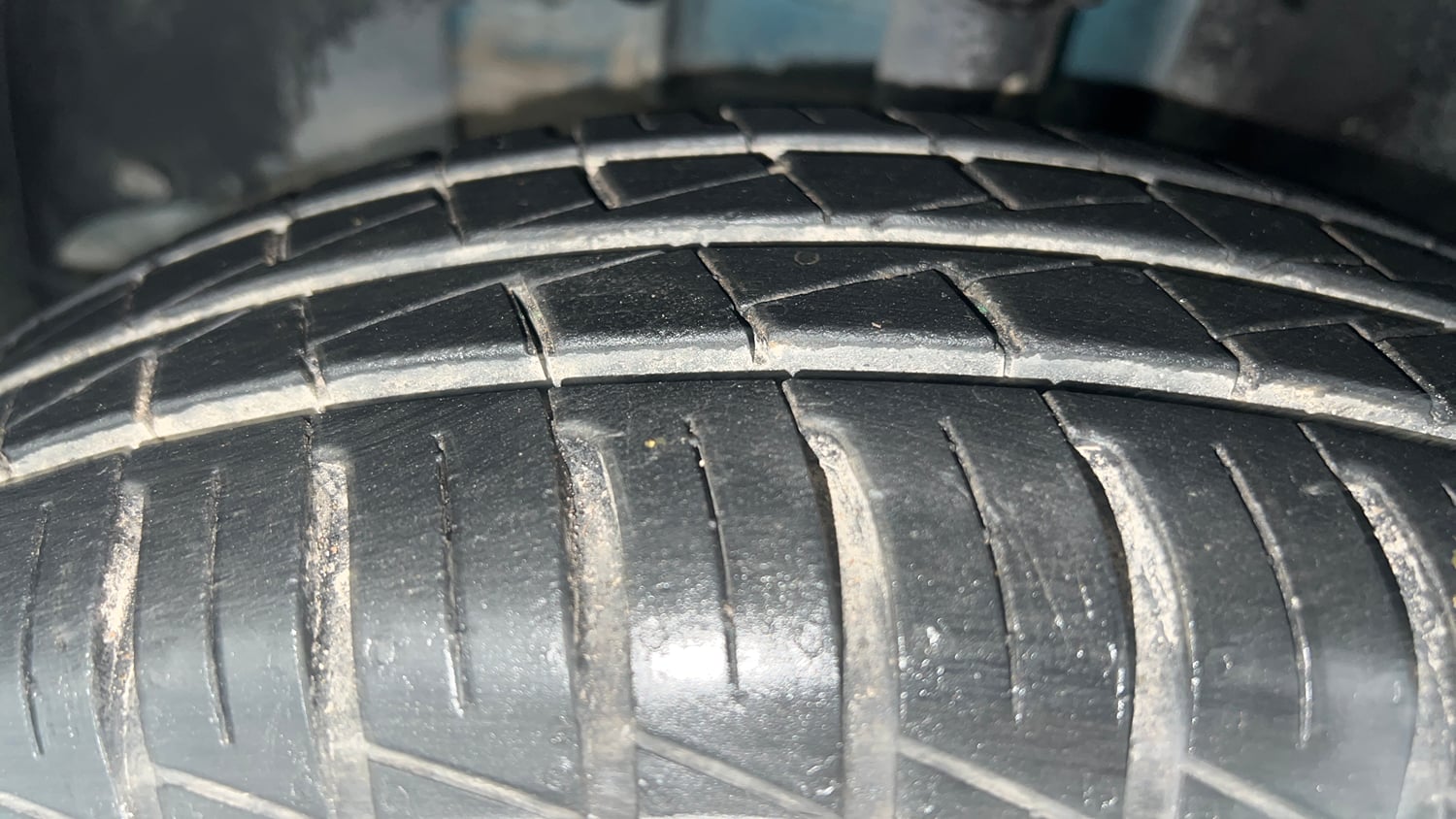 Used 2021 Renault Kwid RXT 1.0 (O) Petrol Manual tyres LEFT FRONT TYRE TREAD VIEW