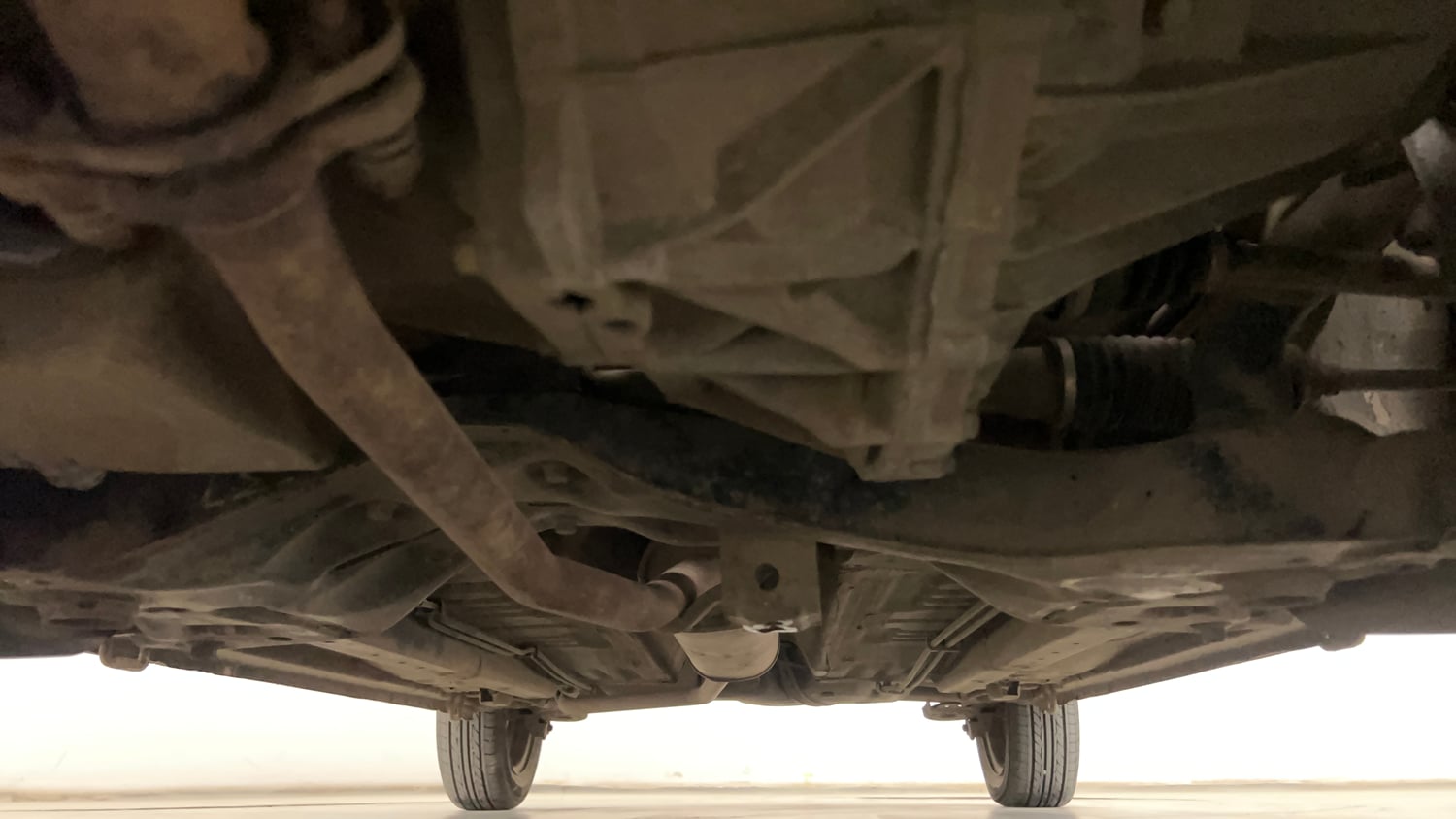 Used 2017 Maruti Suzuki Celerio ZXi AMT Petrol Automatic extra FRONT LEFT UNDERBODY VIEW