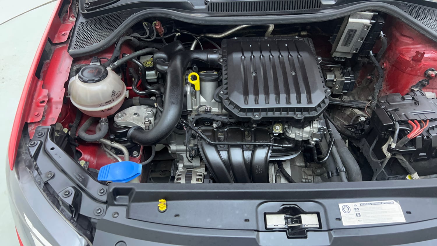 Used 2019 Volkswagen Polo Comfortline 1.0L (P) Petrol Manual engine ENGINE RIGHT SIDE VIEW