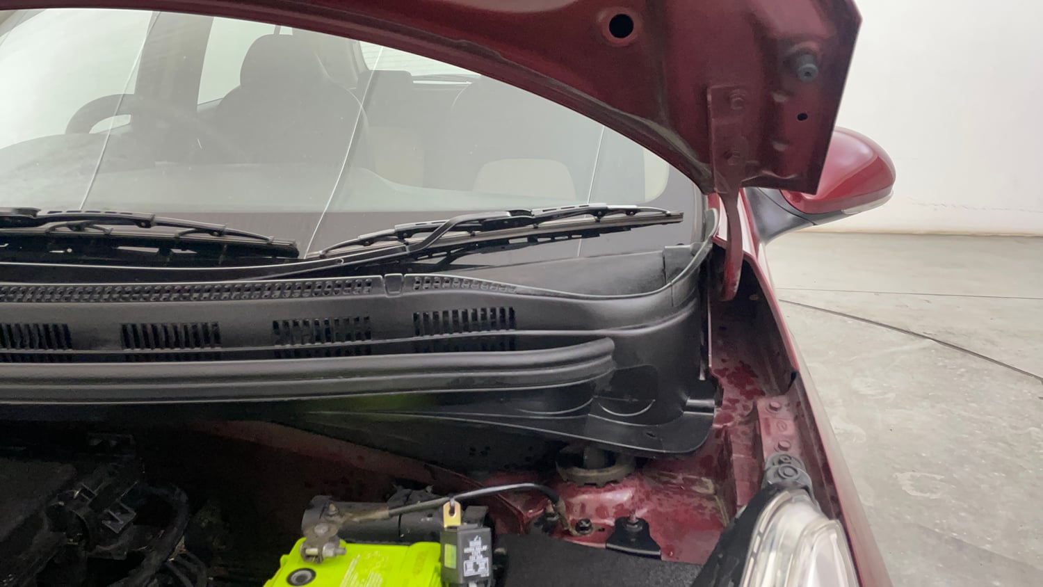 Used 2015 Hyundai Grand i10 Asta AT 1.2 Kappa VTVT Petrol Automatic engine ENGINE LEFT SIDE HINGE & APRON VIEW