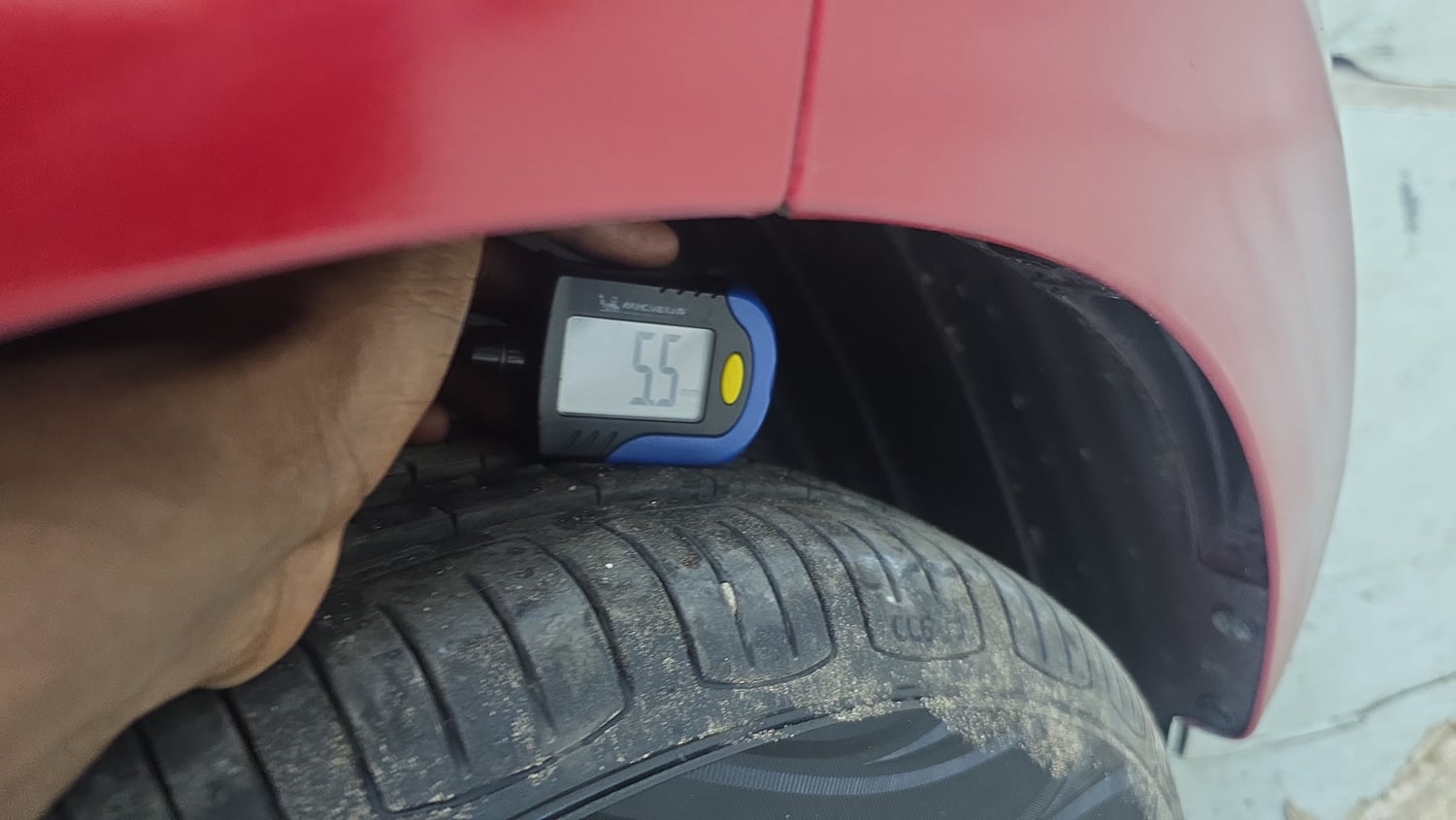 Used 2020 Hyundai Grand i10 Nios Sportz 1.2 Kappa VTVT Petrol Manual tyres RIGHT FRONT TYRE TREAD VIEW