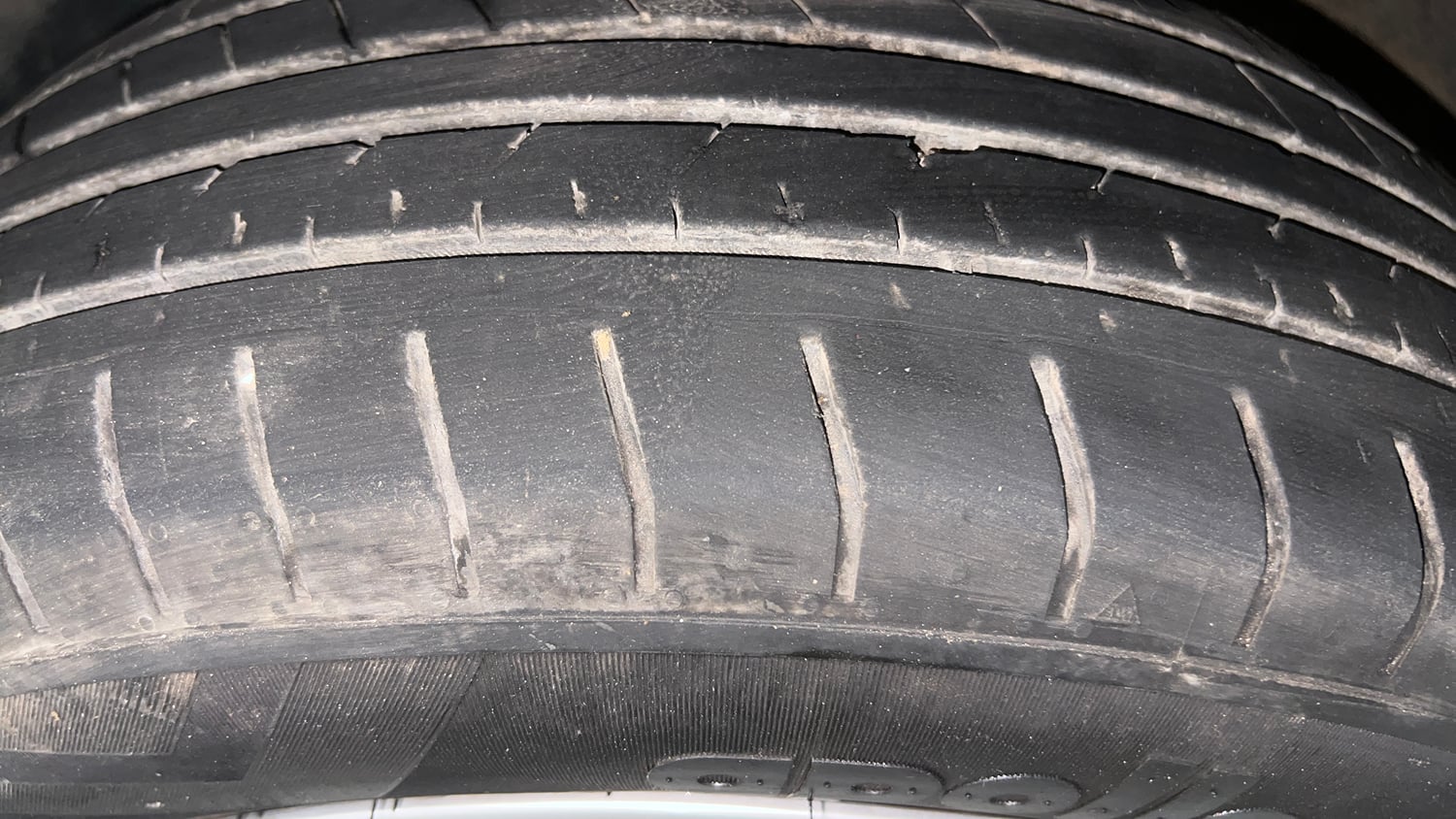 Used 2022 Hyundai Venue SX 1.2 Petrol Petrol Manual tyres LEFT FRONT TYRE TREAD VIEW