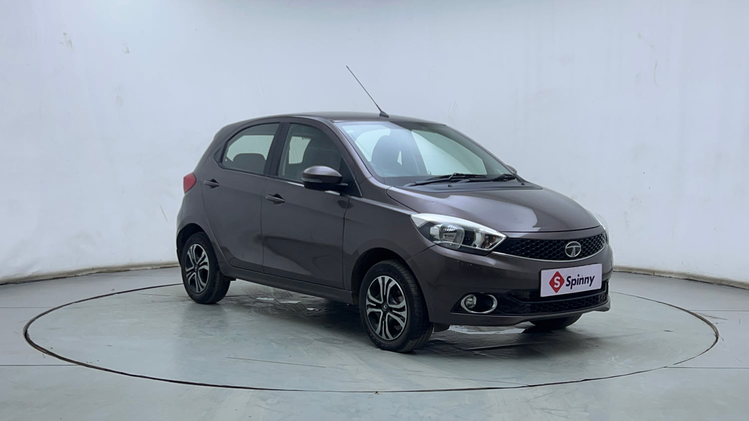 Used 2019 Tata Tiago Revotron XZA Petrol Automatic exterior RIGHT FRONT CORNER VIEW