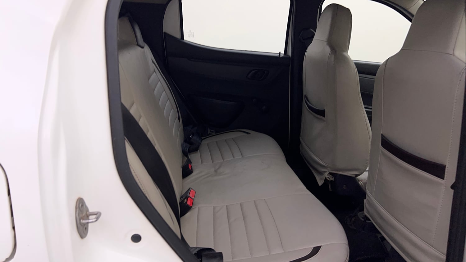 Used 2017 Renault Kwid 1.0 RXT Petrol Manual interior RIGHT SIDE REAR DOOR CABIN VIEW