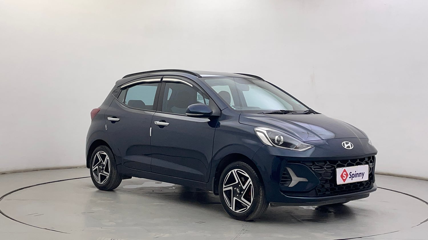 Used 2025 Hyundai Grand i10 Nios Sportz (O) 1.2 Kappa VTVT Petrol Manual exterior RIGHT FRONT CORNER VIEW