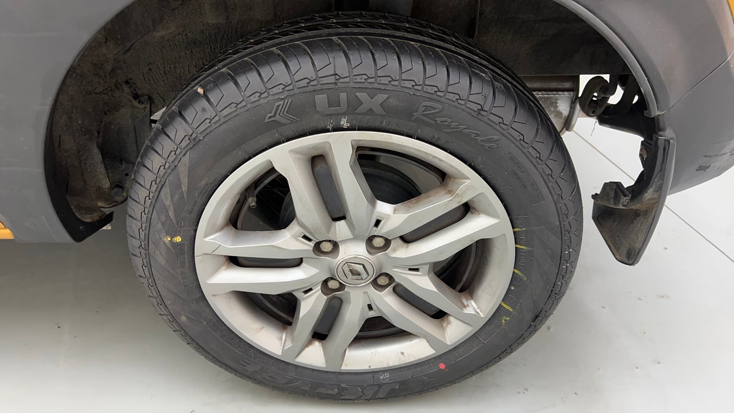Used 2020 Renault Triber RXZ Petrol Manual tyres LEFT REAR TYRE RIM VIEW