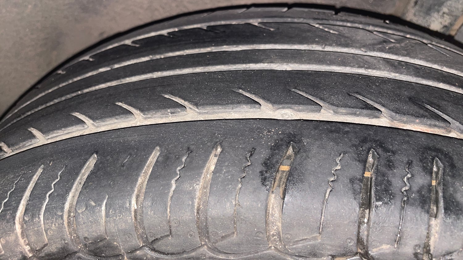 Used 2014 Ford EcoSport Titanium 1.5 TDCi (Opt) Diesel Manual tyres LEFT REAR TYRE TREAD VIEW