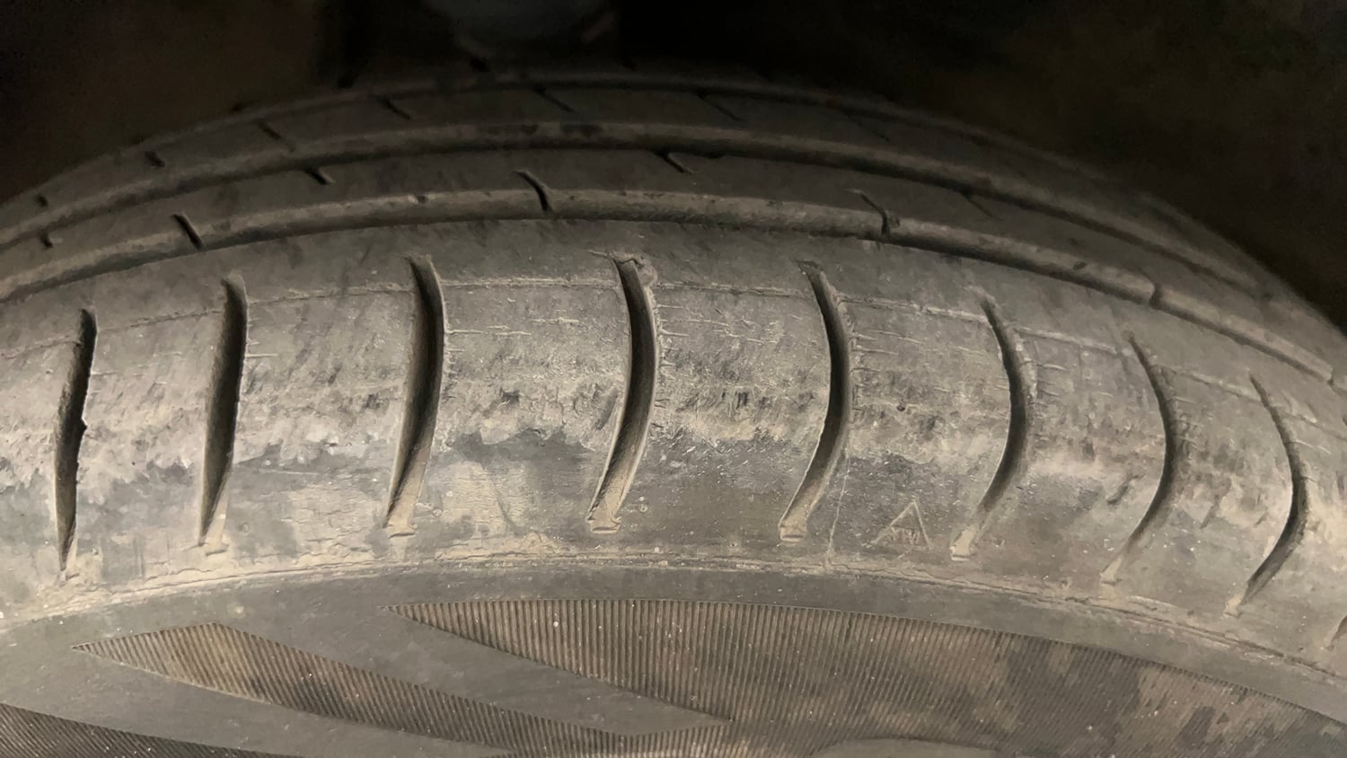 Used 2015 Maruti Suzuki Alto 800 Lxi Petrol Manual tyres RIGHT FRONT TYRE TREAD VIEW