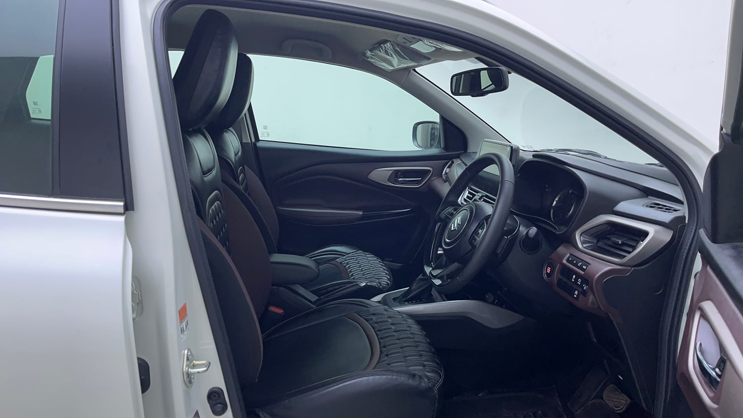 Used 2024 Maruti Suzuki Fronx Alpha 1.0L Turbo 6 AT Petrol Automatic interior RIGHT SIDE FRONT DOOR CABIN VIEW