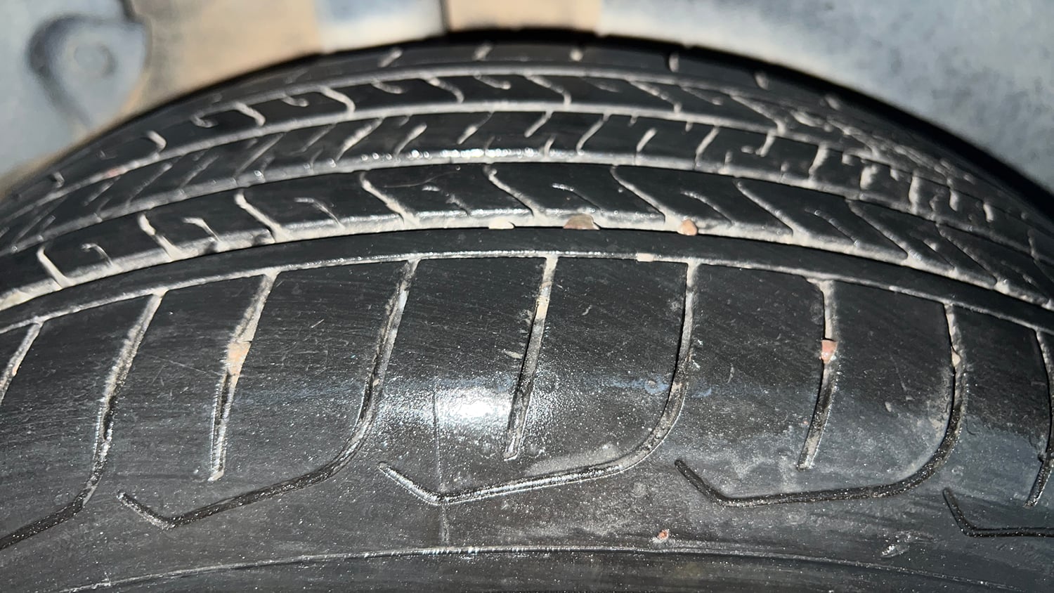 Used 2025 Kia Seltos HTE (O)1.5 Petrol MT Petrol Manual tyres RIGHT REAR TYRE TREAD VIEW