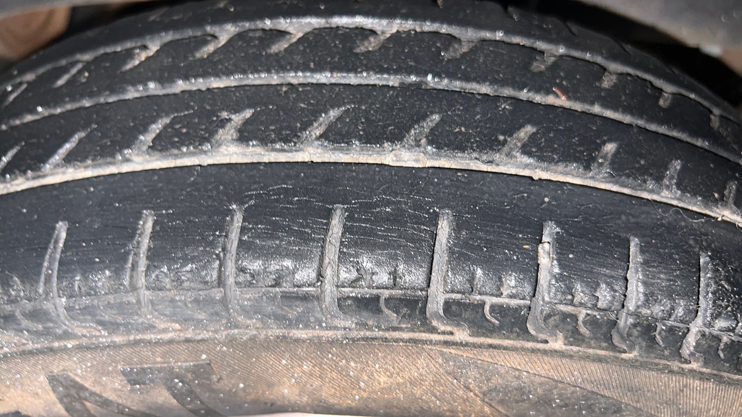 Used 2017 Renault Kwid 1.0 RXT Petrol Manual tyres LEFT REAR TYRE TREAD VIEW