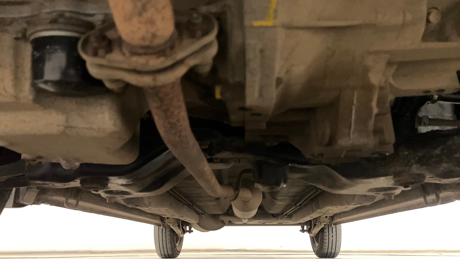 Used 2012 Maruti Suzuki Wagon R 1.0 VXi Petrol Manual extra FRONT LEFT UNDERBODY VIEW