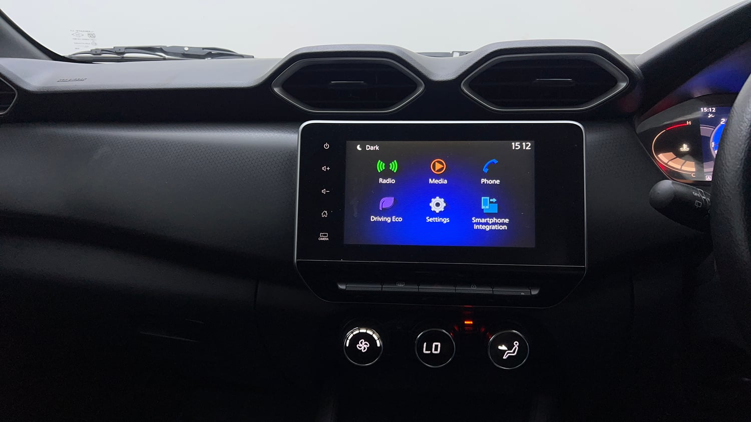Used 2022 Nissan Magnite XV Premium Turbo CVT Petrol Automatic top_features Integrated (in-dash) music system