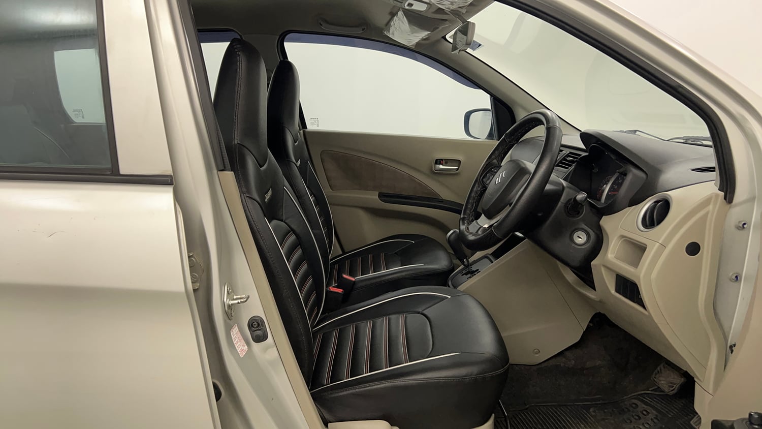 Used 2017 Maruti Suzuki Celerio ZXi AMT Petrol Automatic interior RIGHT SIDE FRONT DOOR CABIN VIEW