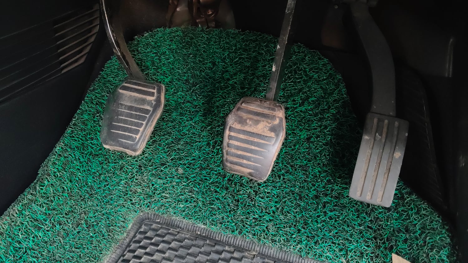 Used 2012 Ford Figo Duratorq Diesel Titanium 1.4 Diesel Manual interior PEDALS VIEW