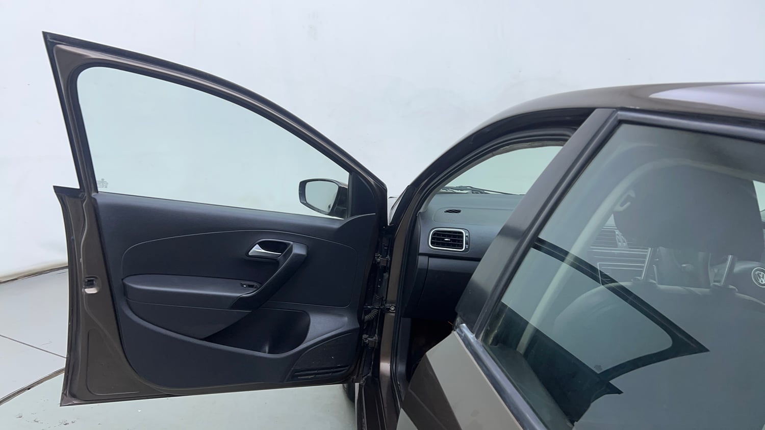 Used 2017 Volkswagen Polo Comfortline 1.2L (P) Petrol Manual interior LEFT FRONT DOOR OPEN VIEW