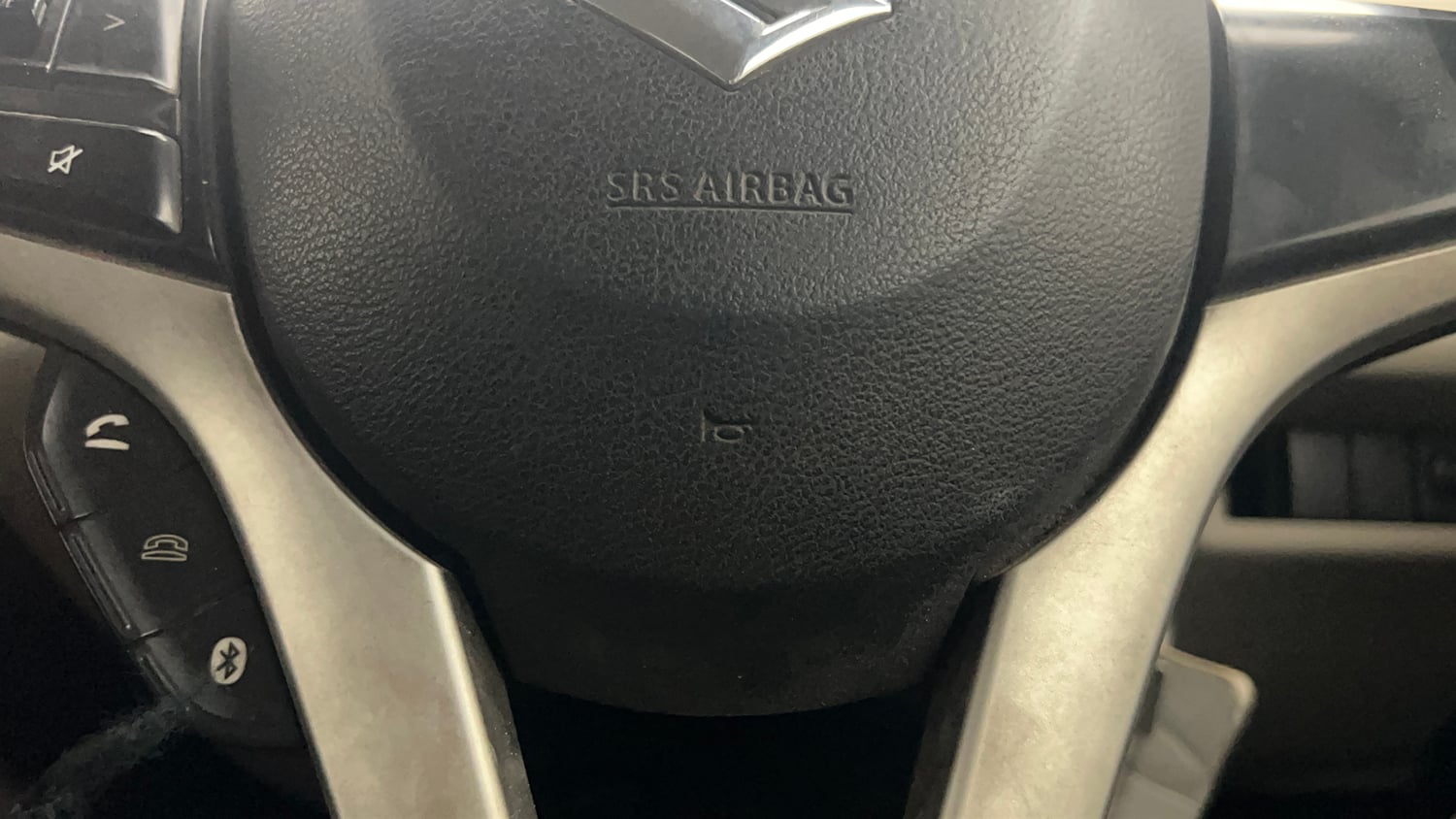 Used 2022 Maruti Suzuki Wagon R VXi (O) 1.2 Petrol Manual top_features Airbags