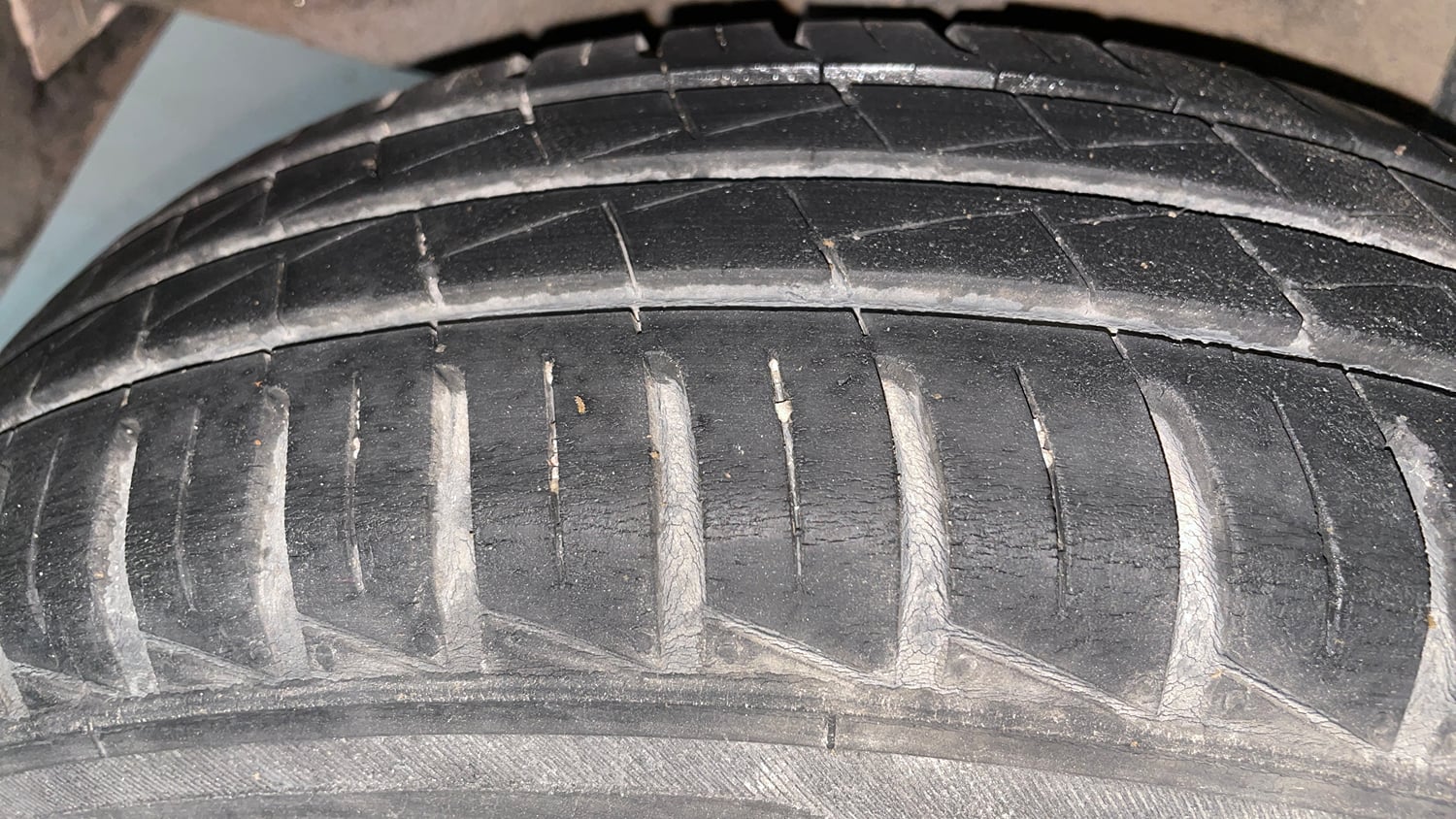 Used 2022 Datsun Redi-GO T(O) 1.0 Petrol Manual tyres RIGHT REAR TYRE TREAD VIEW