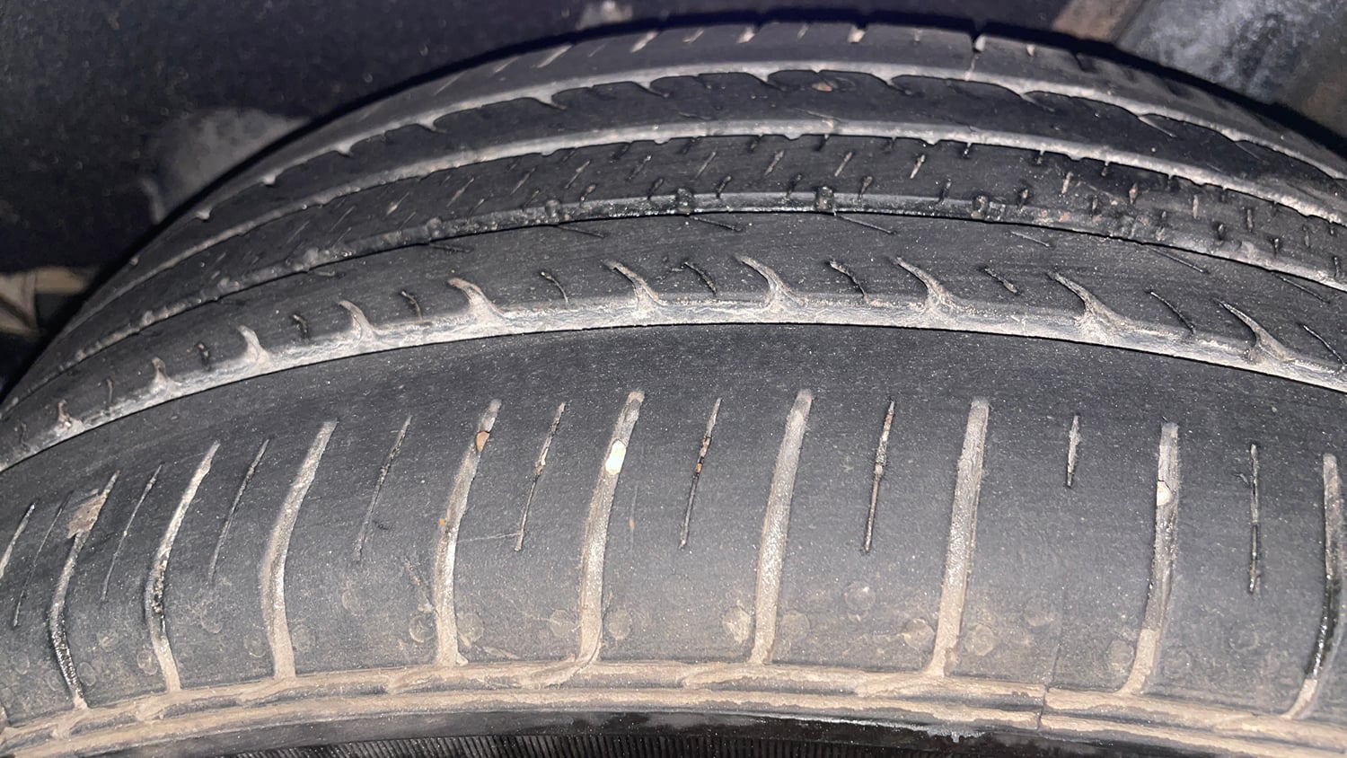 Used 2018 Maruti Suzuki Baleno Zeta 1.2 AT Petrol Automatic tyres LEFT REAR TYRE TREAD VIEW
