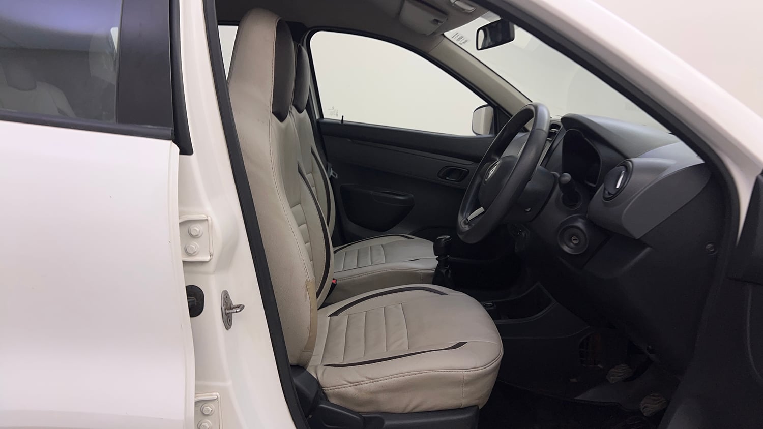 Used 2017 Renault Kwid 1.0 RXT Petrol Manual interior RIGHT SIDE FRONT DOOR CABIN VIEW