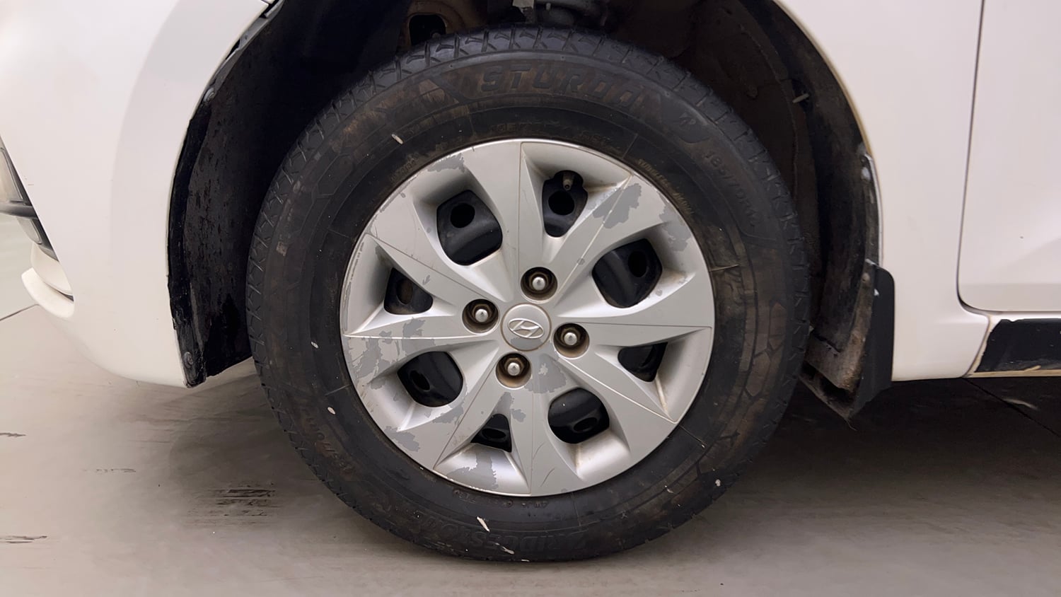 Used 2019 Hyundai Elite i20 Magna Plus 1.2 Petrol Manual tyres LEFT FRONT TYRE RIM VIEW