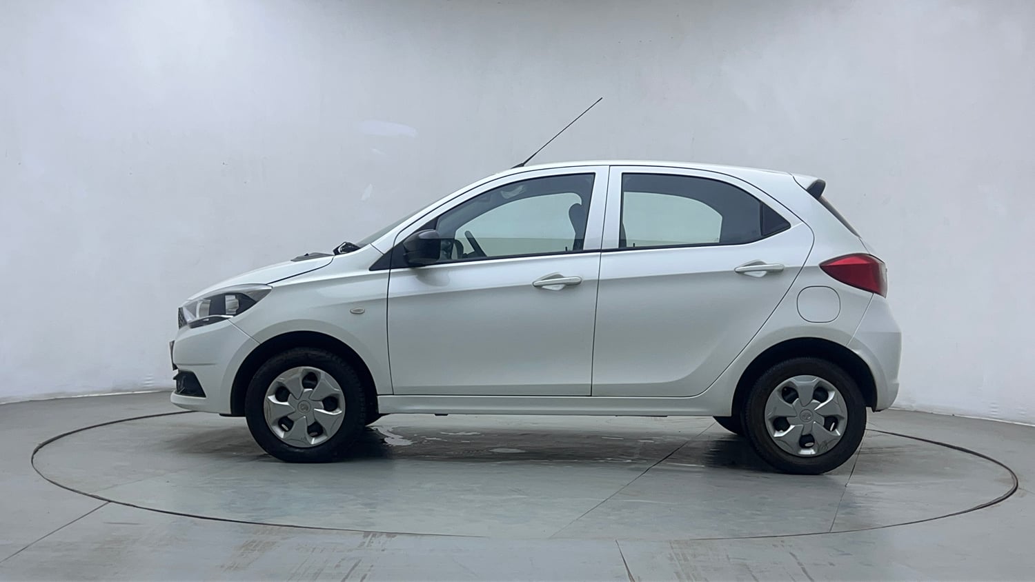 Used 2019 Tata Tiago Revotron XTA Petrol Automatic exterior LEFT SIDE VIEW