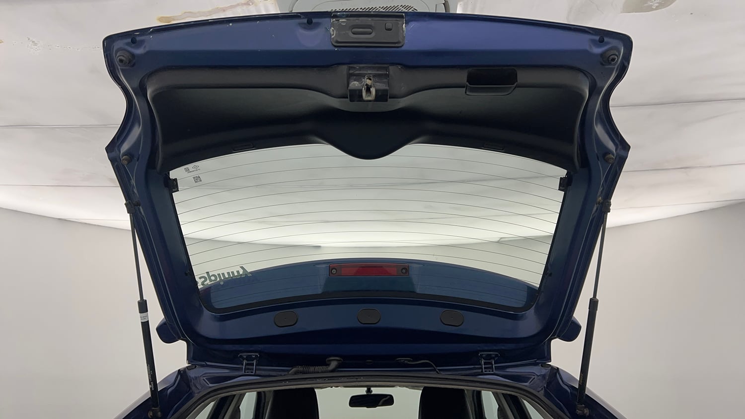 Used 2020 Maruti Suzuki Baleno Zeta Petrol Manual interior DICKY DOOR OPEN VIEW