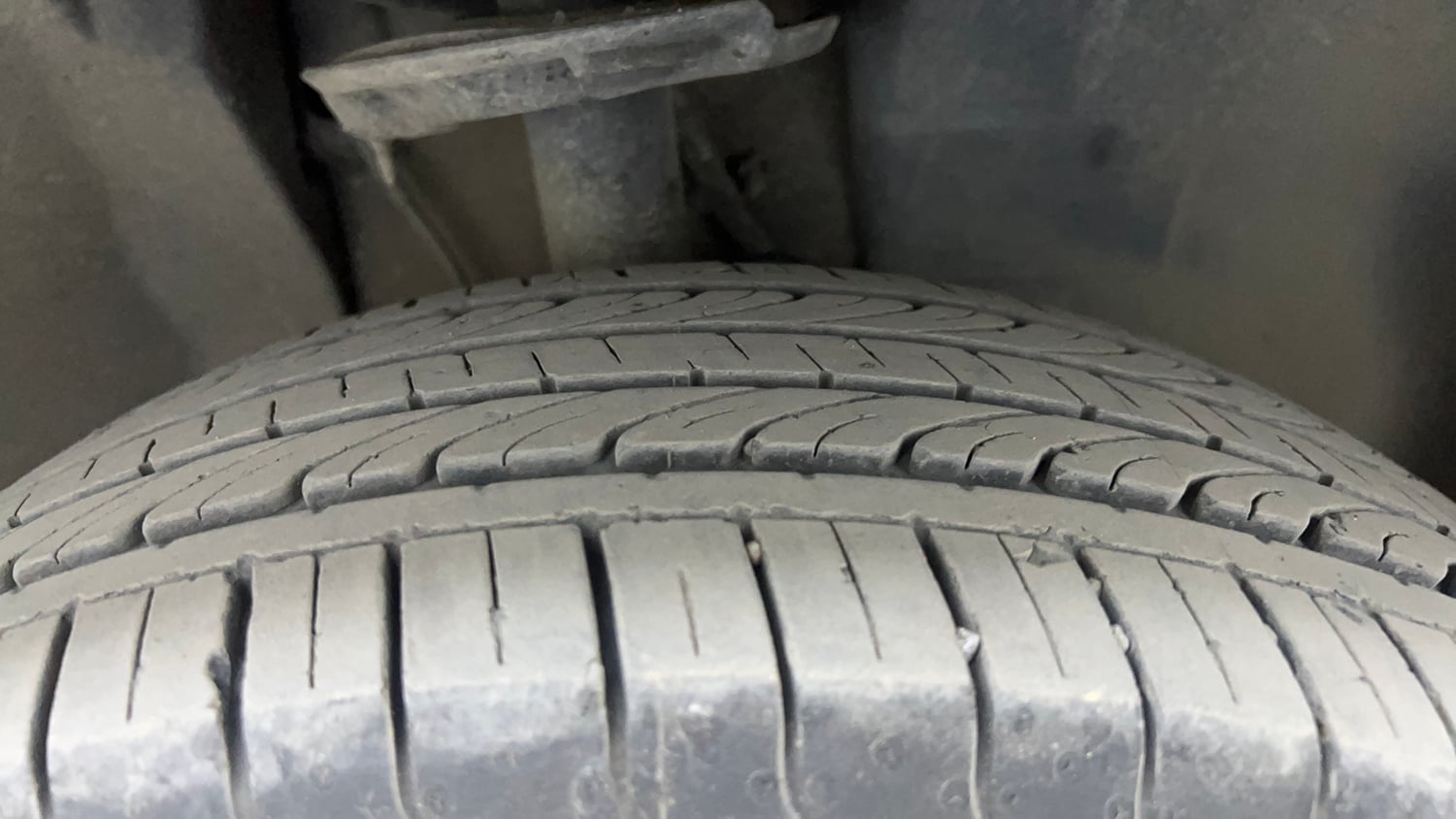 Used 2023 Tata Punch Creative Dual Tone AMT Petrol Automatic tyres RIGHT FRONT TYRE TREAD VIEW