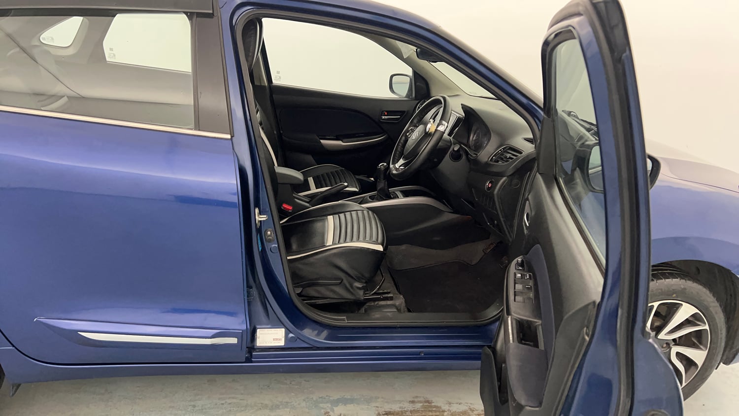 Used 2020 Maruti Suzuki Baleno Zeta Petrol Manual interior RIGHT SIDE FRONT DOOR CABIN VIEW