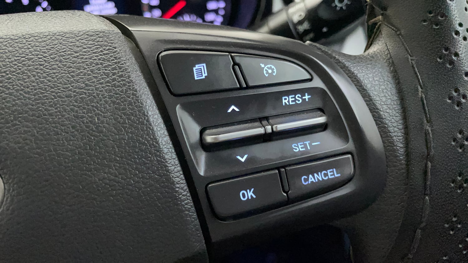 Used 2025 Hyundai Grand i10 Nios Sportz (O) 1.2 Kappa VTVT Petrol Manual top_features Cruise control