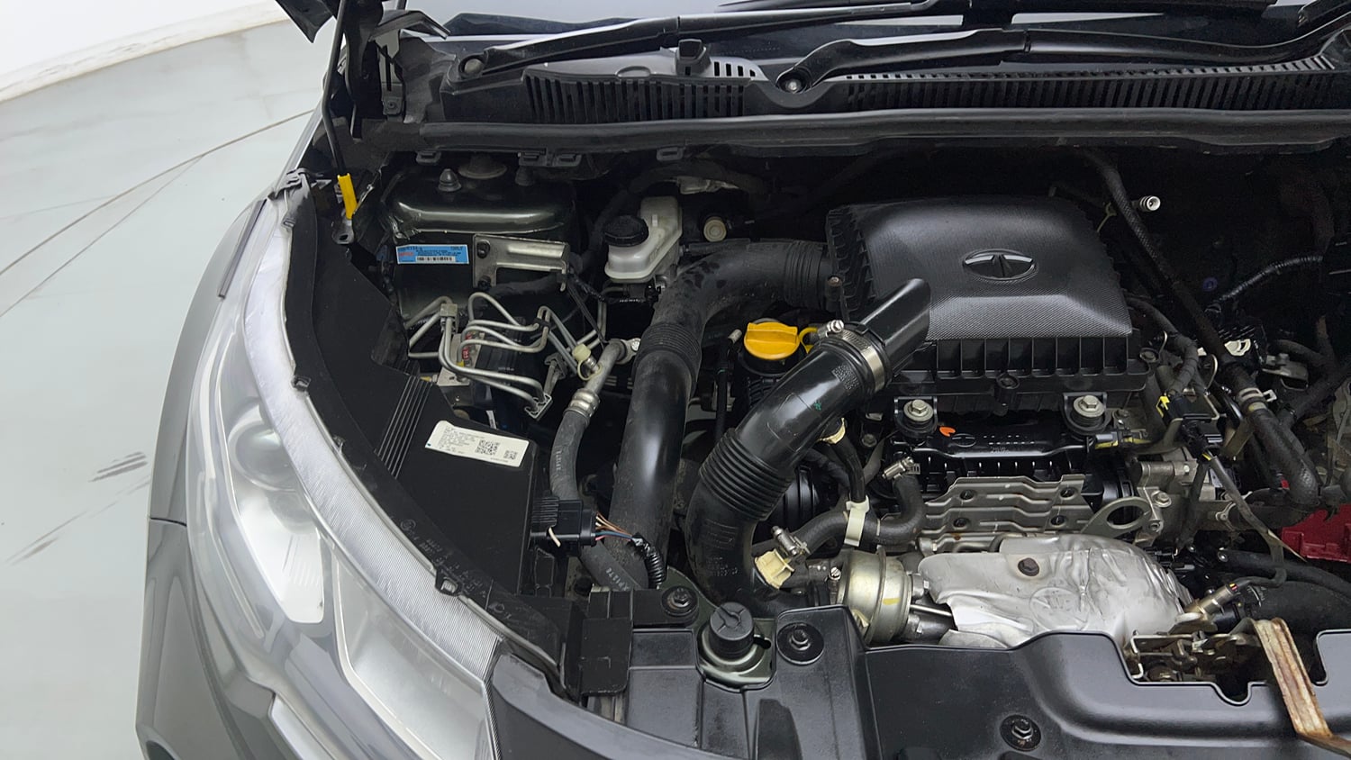 Used 2022 Tata Nexon XM (S) Petrol Manual engine ENGINE RIGHT SIDE VIEW