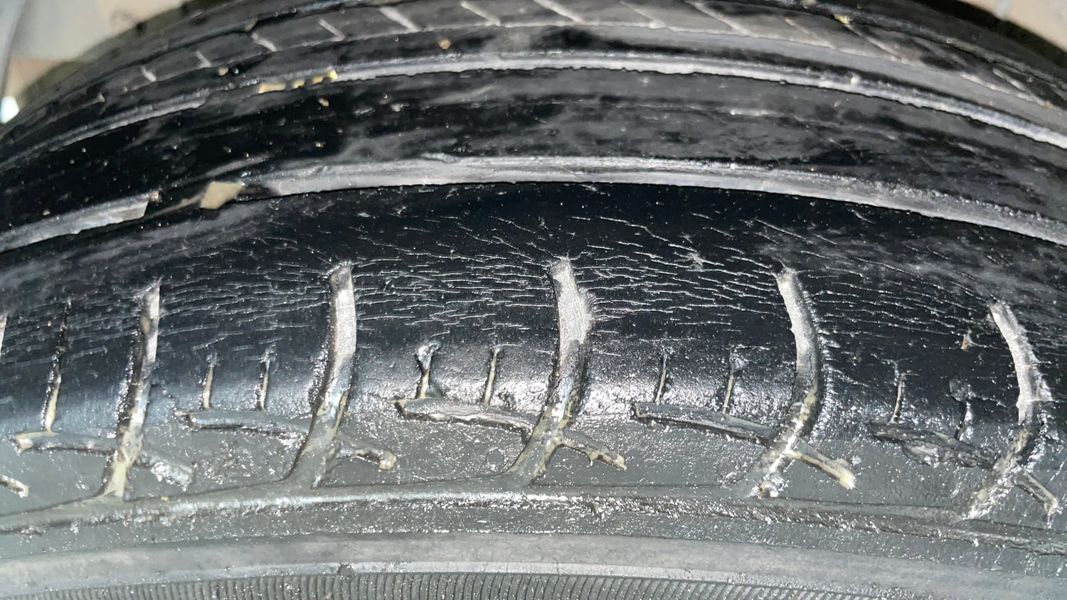 Used 2020 Hyundai Elite i20 Sportz Plus 1.2 Petrol Manual tyres RIGHT REAR TYRE TREAD VIEW