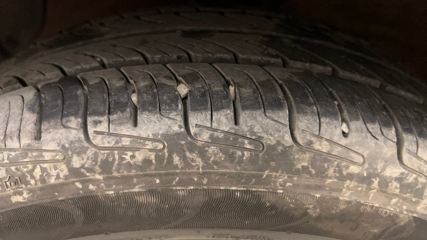 Used 2016 Hyundai Xcent SX 1.2 Petrol Manual tyres LEFT FRONT TYRE TREAD VIEW