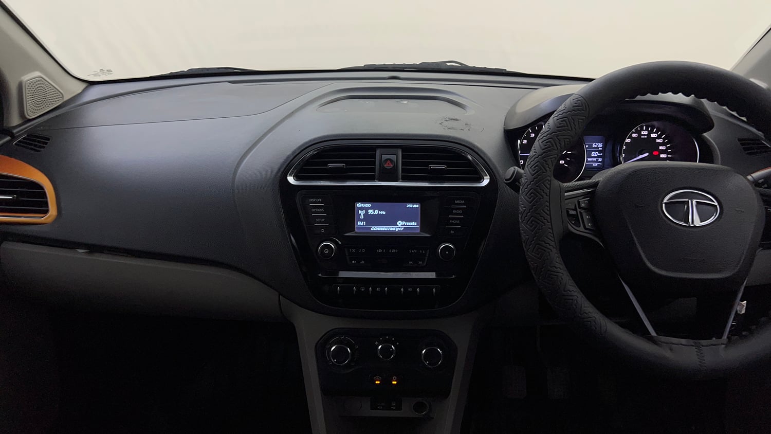 Used 2018 Tata Tiago Revotron XZ Petrol Manual interior MUSIC SYSTEM & AC CONTROL VIEW