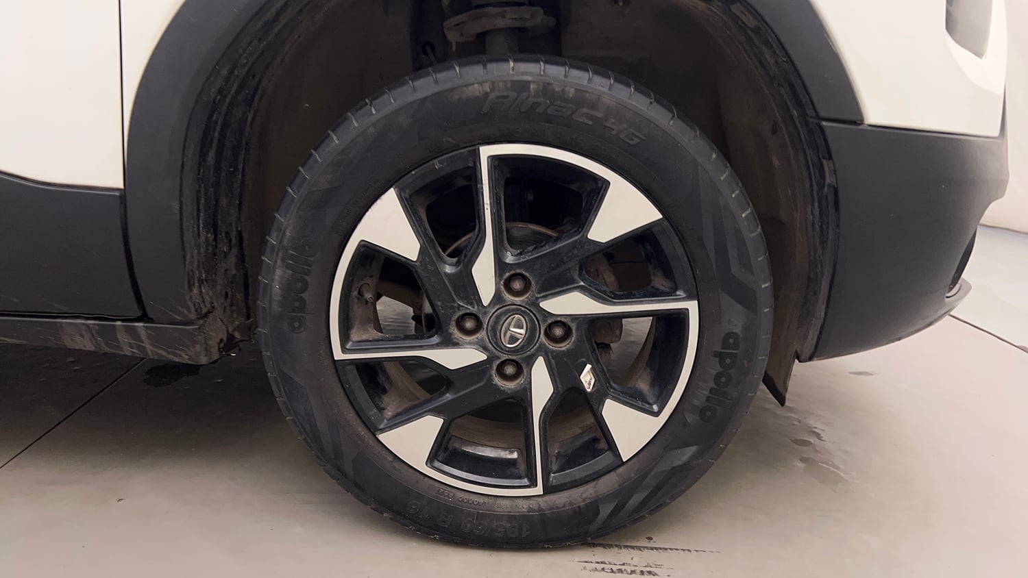 Used 2022 Tata Punch Creative AMT Petrol Automatic tyres RIGHT FRONT TYRE RIM VIEW