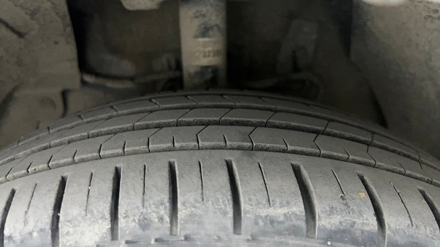 Used 2015 Tata Zest XT Petrol Petrol Manual tyres LEFT FRONT TYRE TREAD VIEW