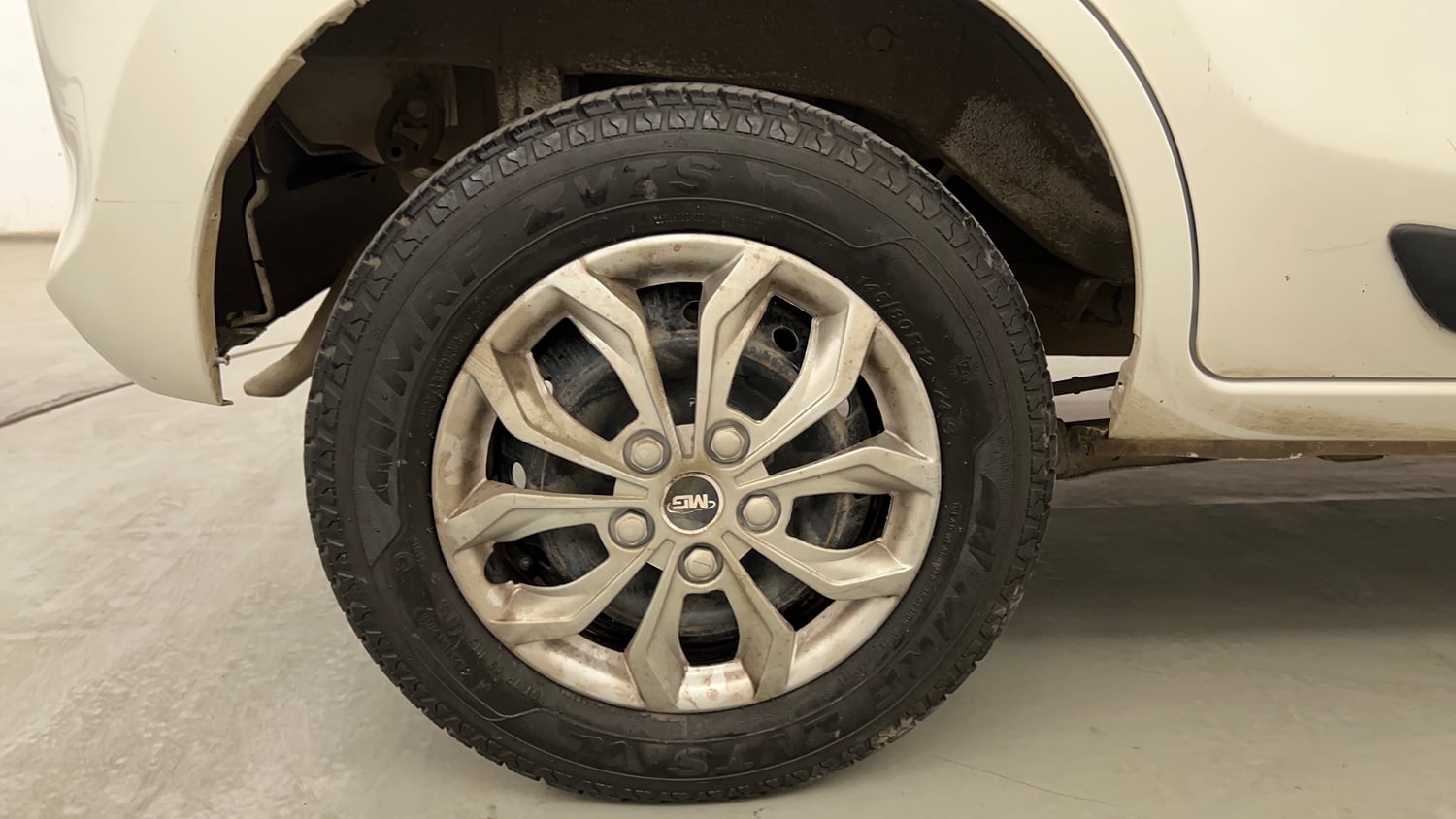 Used 2018 Maruti Suzuki Alto 800 LXi (O) Petrol Manual tyres RIGHT REAR TYRE RIM VIEW