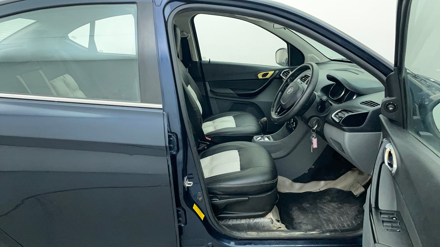 Used 2019 Tata Tigor Revotron XZA Petrol Automatic interior RIGHT SIDE FRONT DOOR CABIN VIEW
