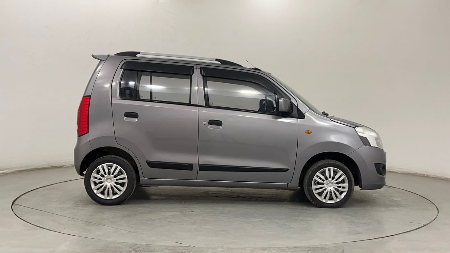 Used 2016 Maruti Suzuki Wagon R 1.0 VXI AMT Petrol Automatic exterior RIGHT SIDE VIEW