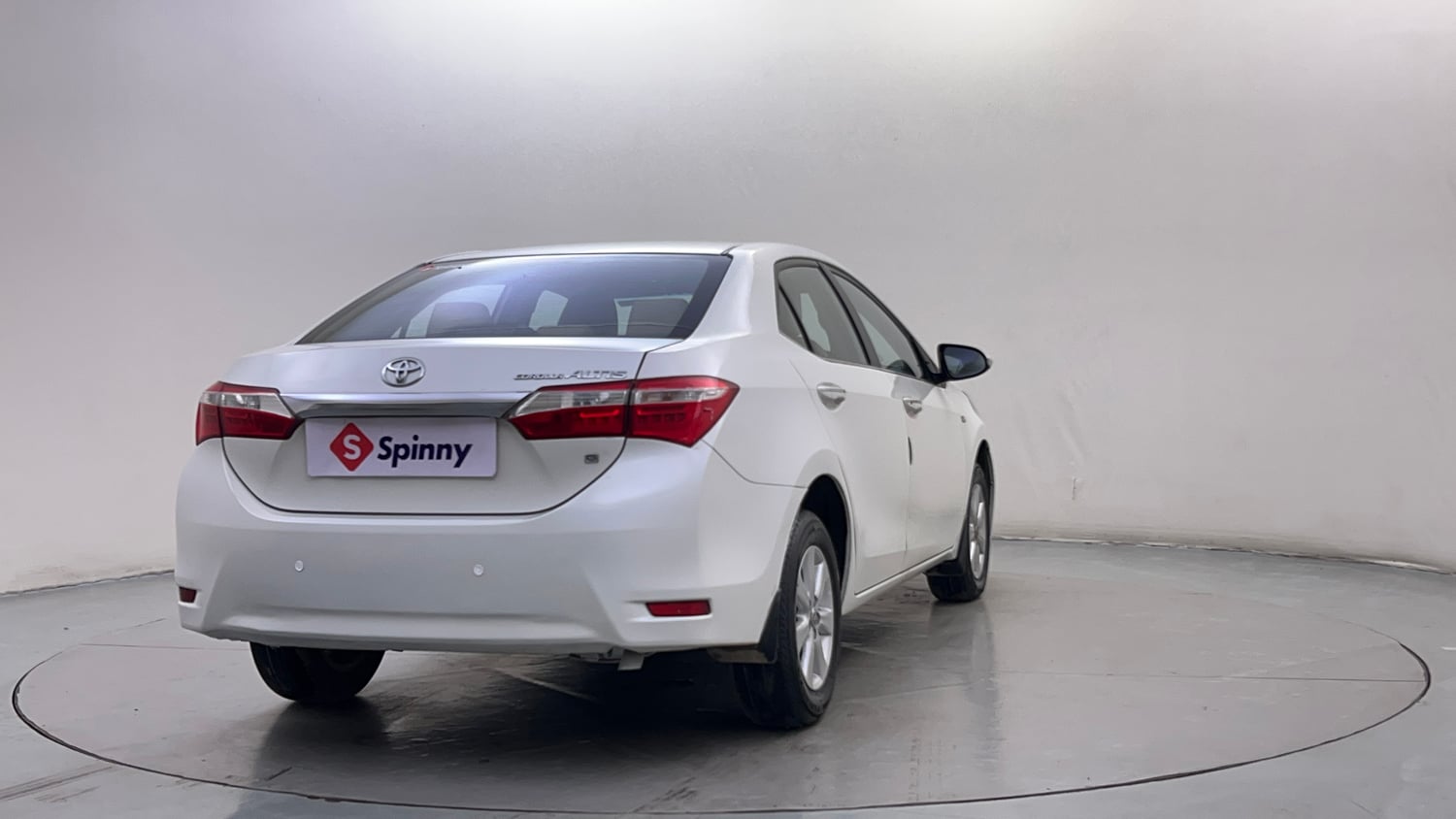 Used 2015 Toyota Corolla Altis G Petrol Petrol Manual exterior RIGHT REAR CORNER VIEW