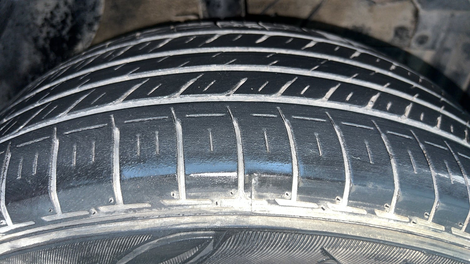 Used 2020 maruti-suzuki Vitara Brezza VXi Petrol Manual tyres RIGHT FRONT TYRE TREAD VIEW